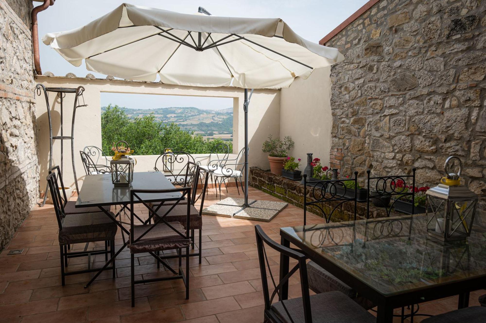 Country Relais La Torretta Baronale Guest House San Giorgio del Sannio Bagian luar foto